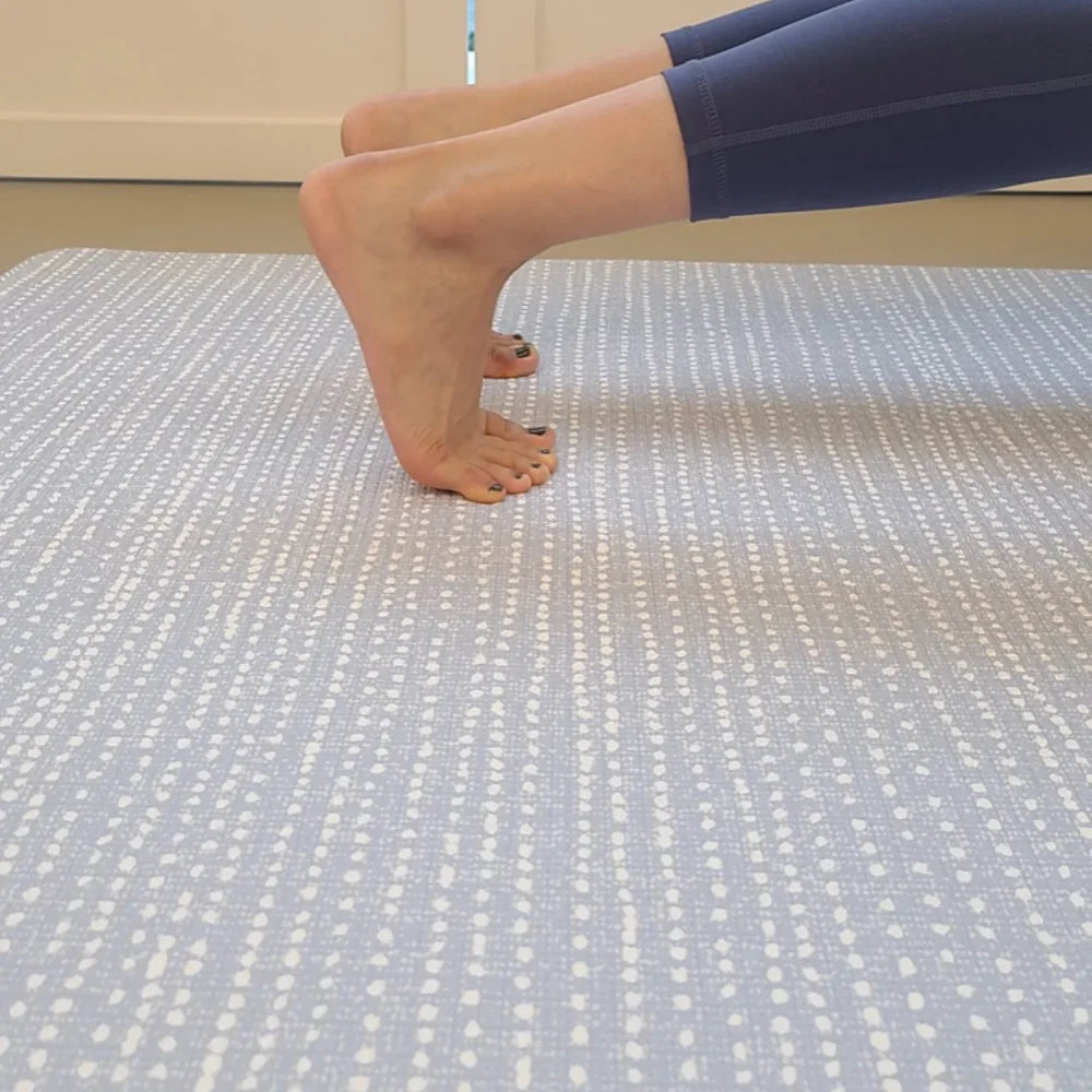 Alfombra Nordic Road + Blue Dots